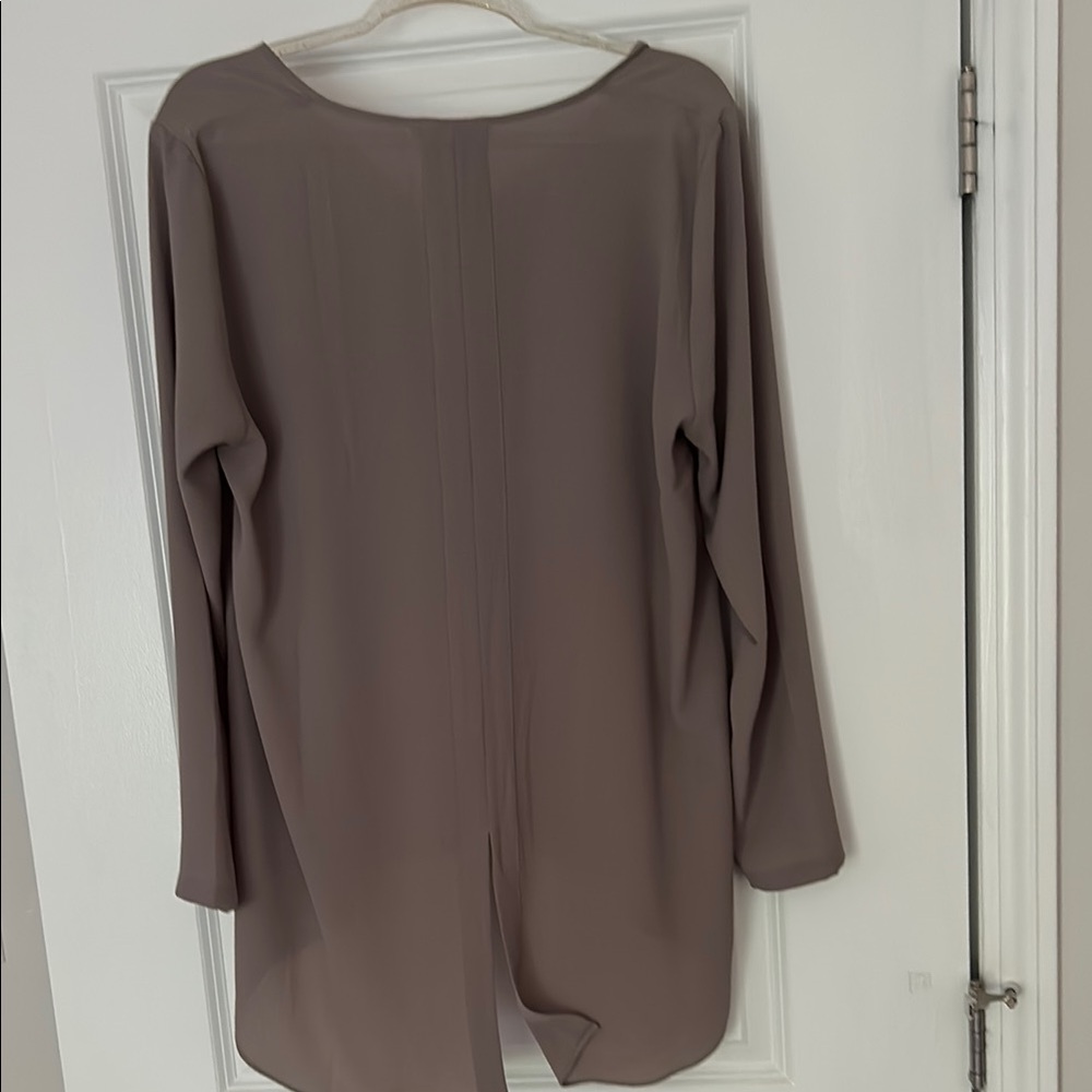 Rose & Olive Taupe Long Sleeve Blouse - Picture 4 of 5